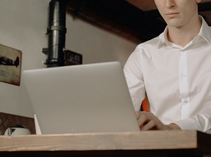 How To Message Potential Clients On LinkedIn Thumbnail